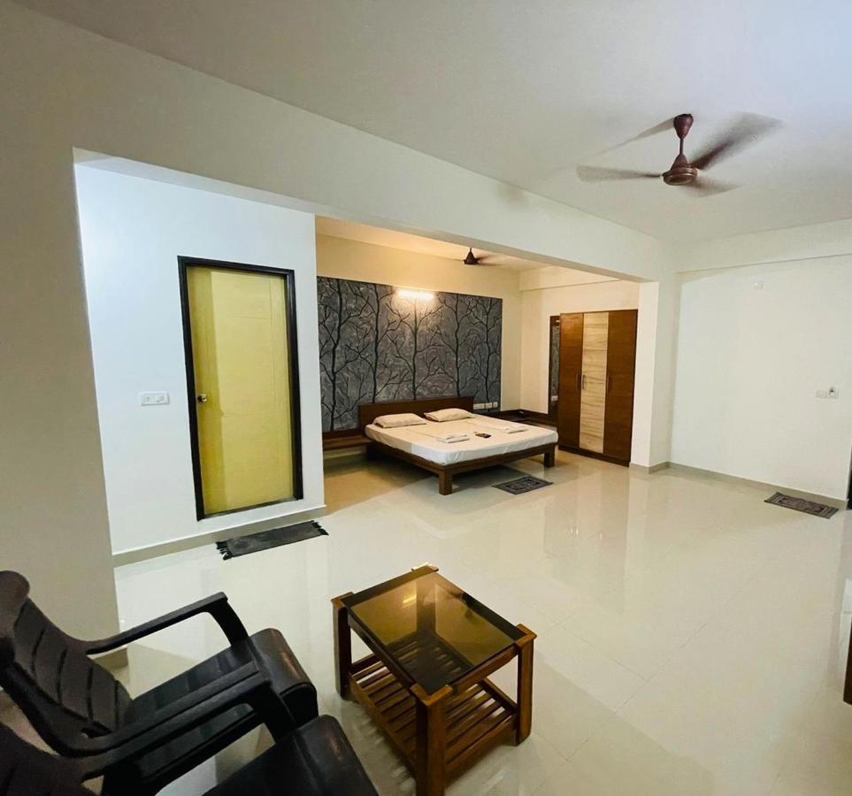 Hotel Radha Pangala Extérieur photo