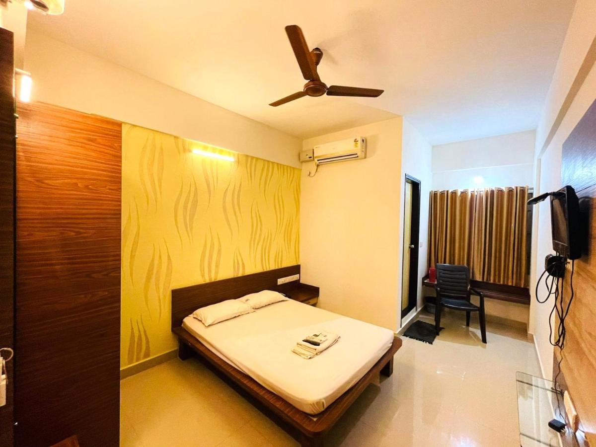 Hotel Radha Pangala Extérieur photo