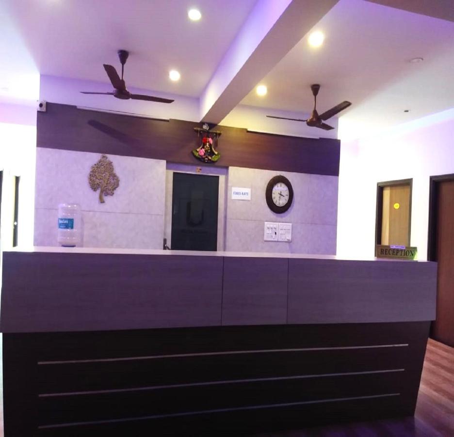 Hotel Radha Pangala Extérieur photo