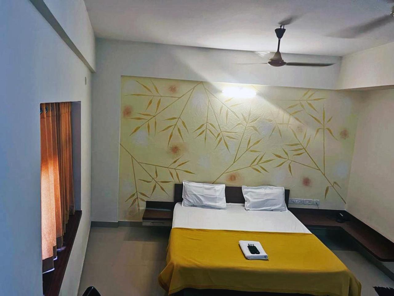 Hotel Radha Pangala Extérieur photo