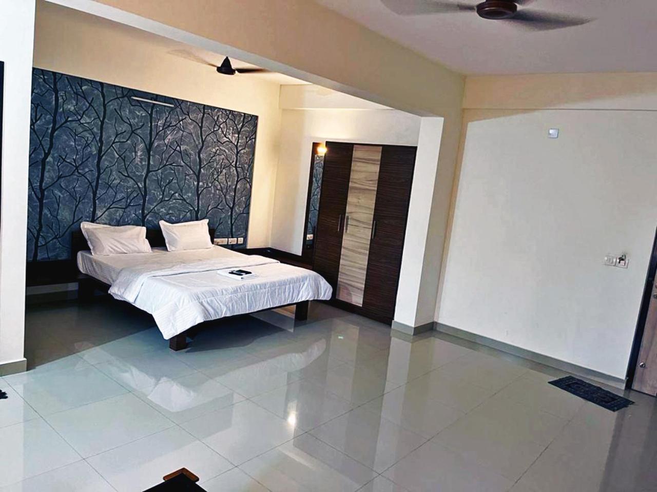 Hotel Radha Pangala Extérieur photo